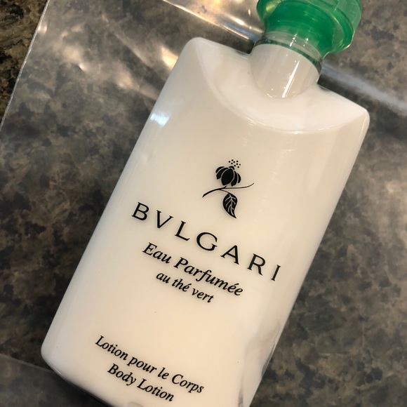 Bvlgari au the vert travel set - lotion, shampoo, conditioner, bath gel - Picture 3 of 3